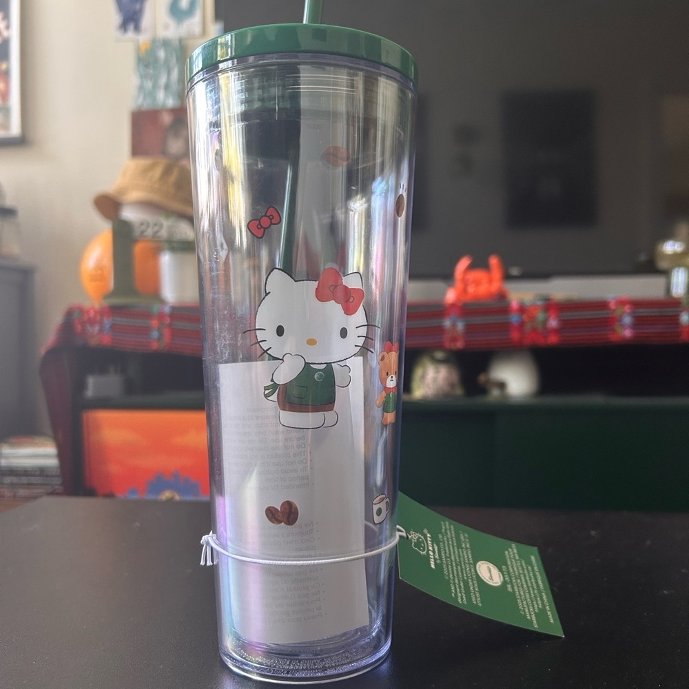 Hello Kitty x Starbucks Tumbler with Green Lid & Straw - Picture 6 of 6